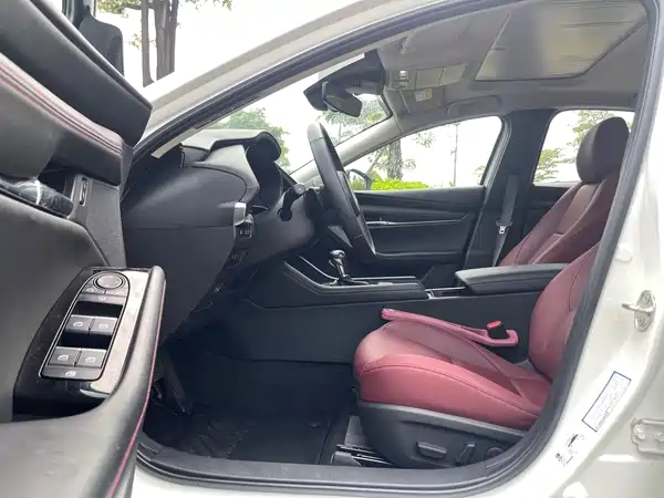 Mazda 3 Axela 2025