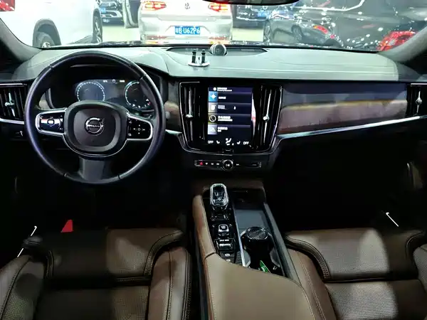 Volvo S90 2020