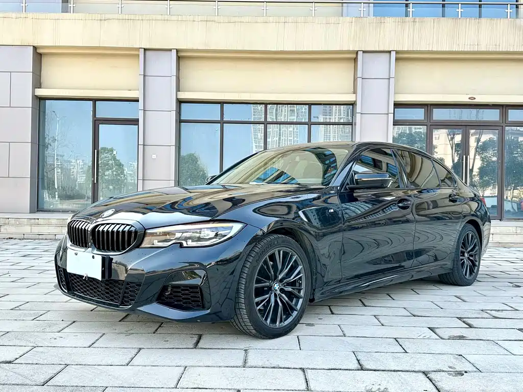 BMW 3 Series 2021 — фото 1