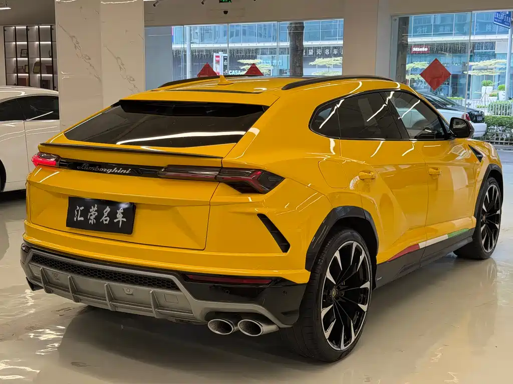 Lamborghini Urus 2019 — фото 11
