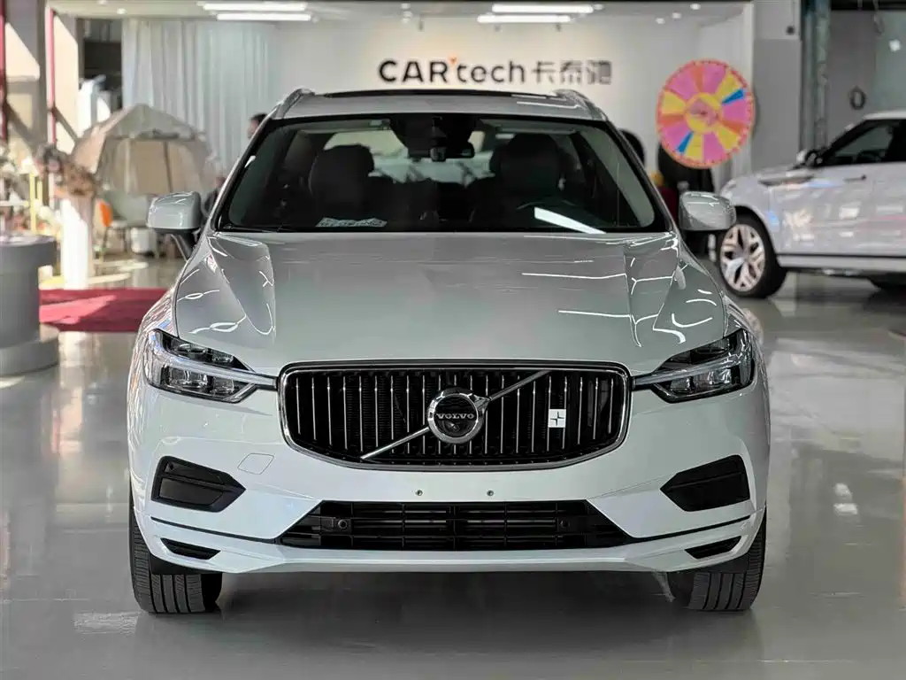 Volvo XC60 2019 — фото 2