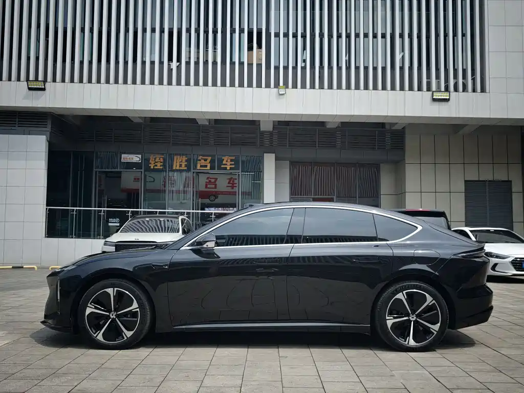 NIO ET5 2025