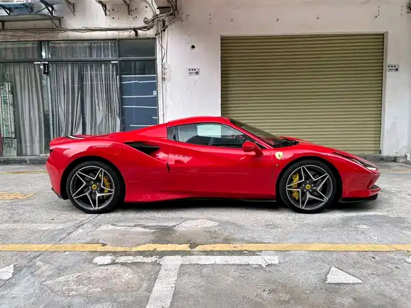 Ferrari F8 2020