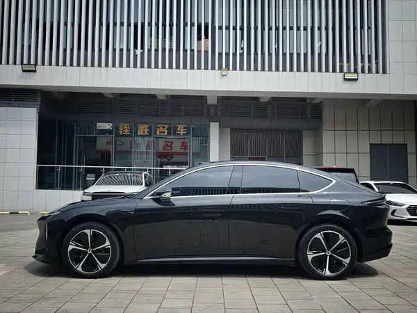 NIO ET5 2025