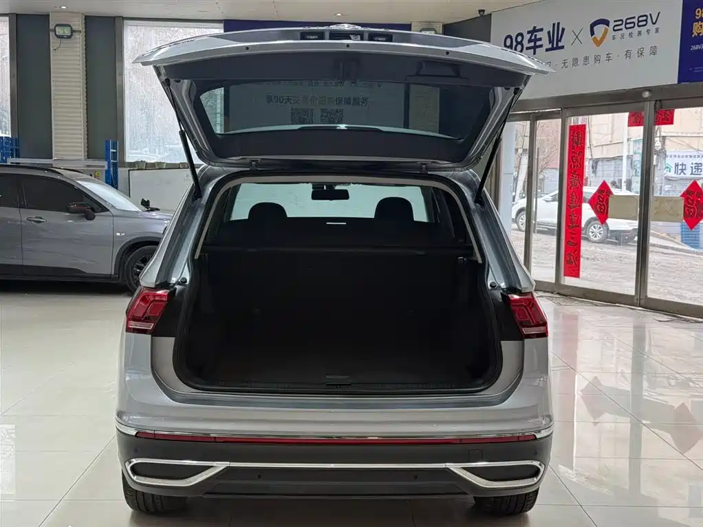Volkswagen Tiguan L 2023 — фото 23
