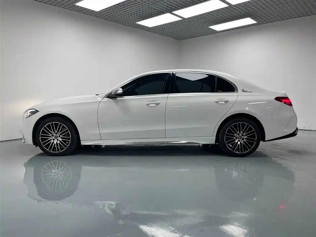 Mercedes-Benz C-Class 2023 — фото 6