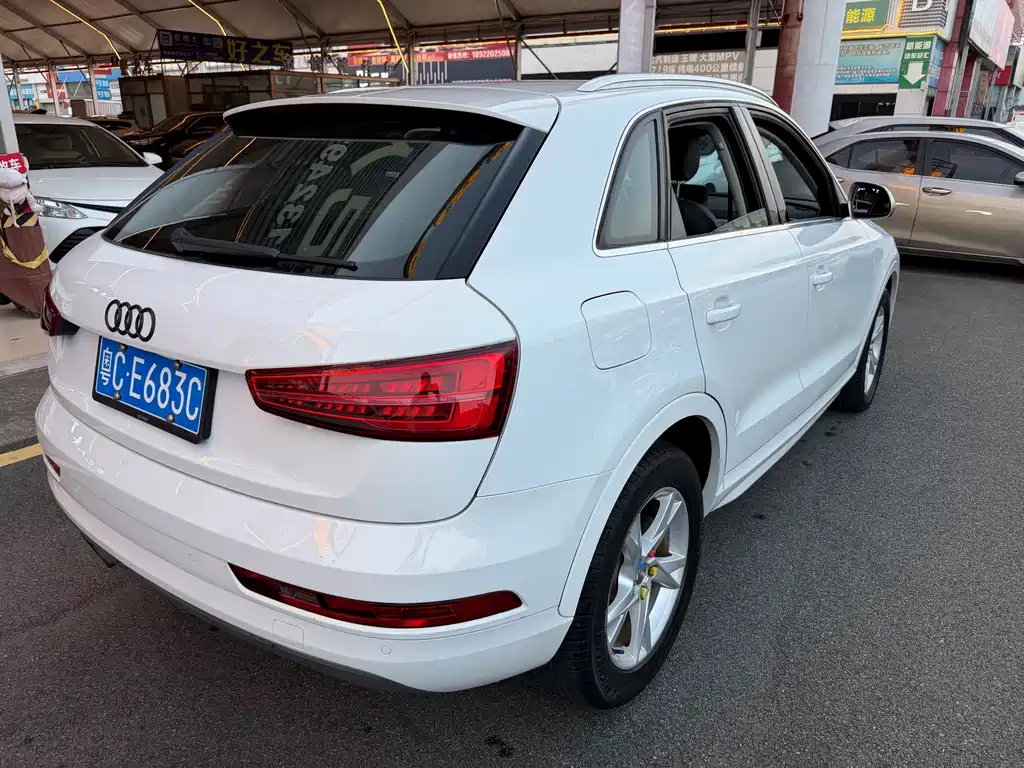 Audi Q3 2018 — фото 11