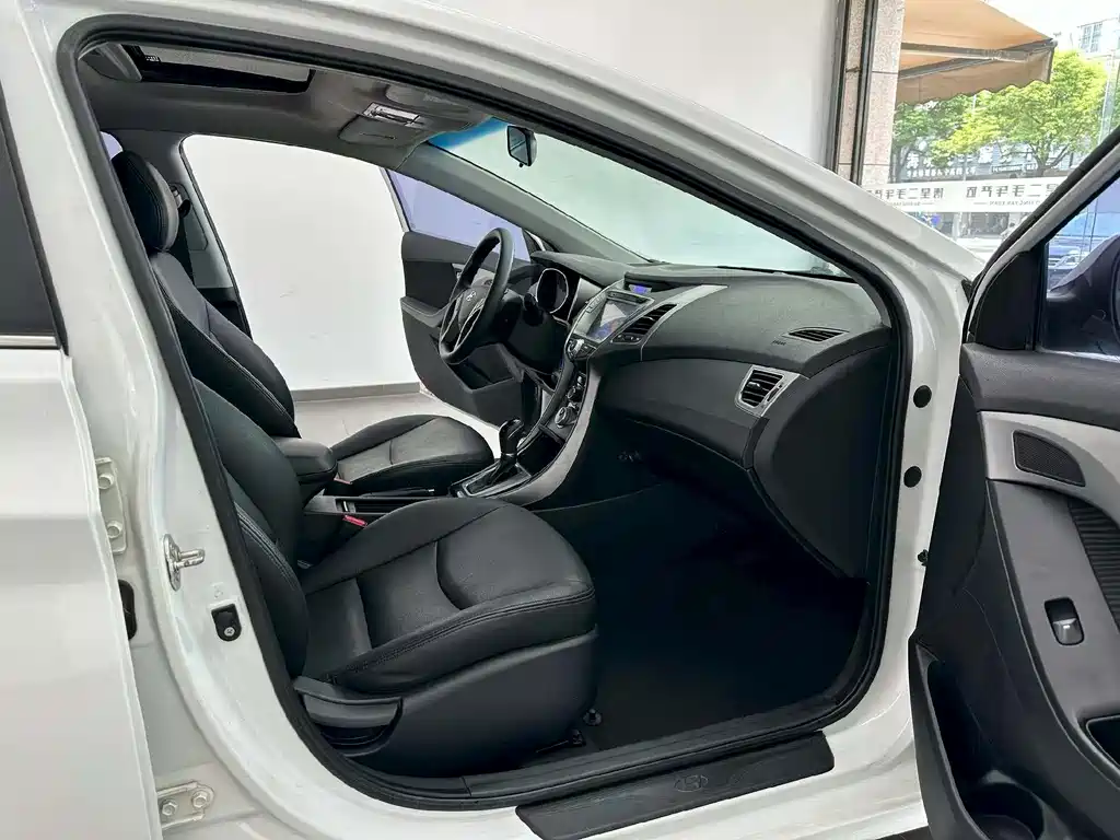 Hyundai Elantra 2013