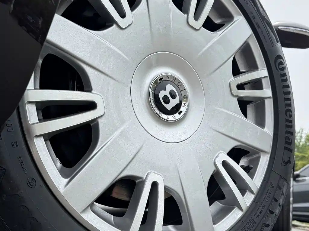Bentley Mulsanne 2013 — фото 12