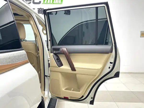 Toyota Prado 2016