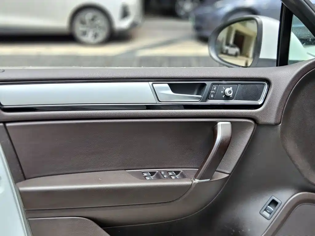 Volkswagen Touareg 2016 — фото 15