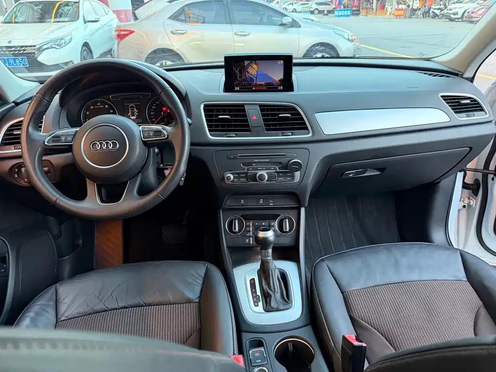 Audi Q3 2018 — фото 23