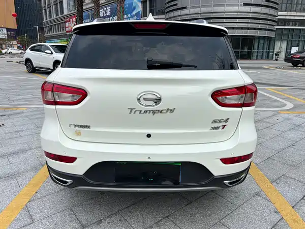 GAC Trumpchi GS4 2015