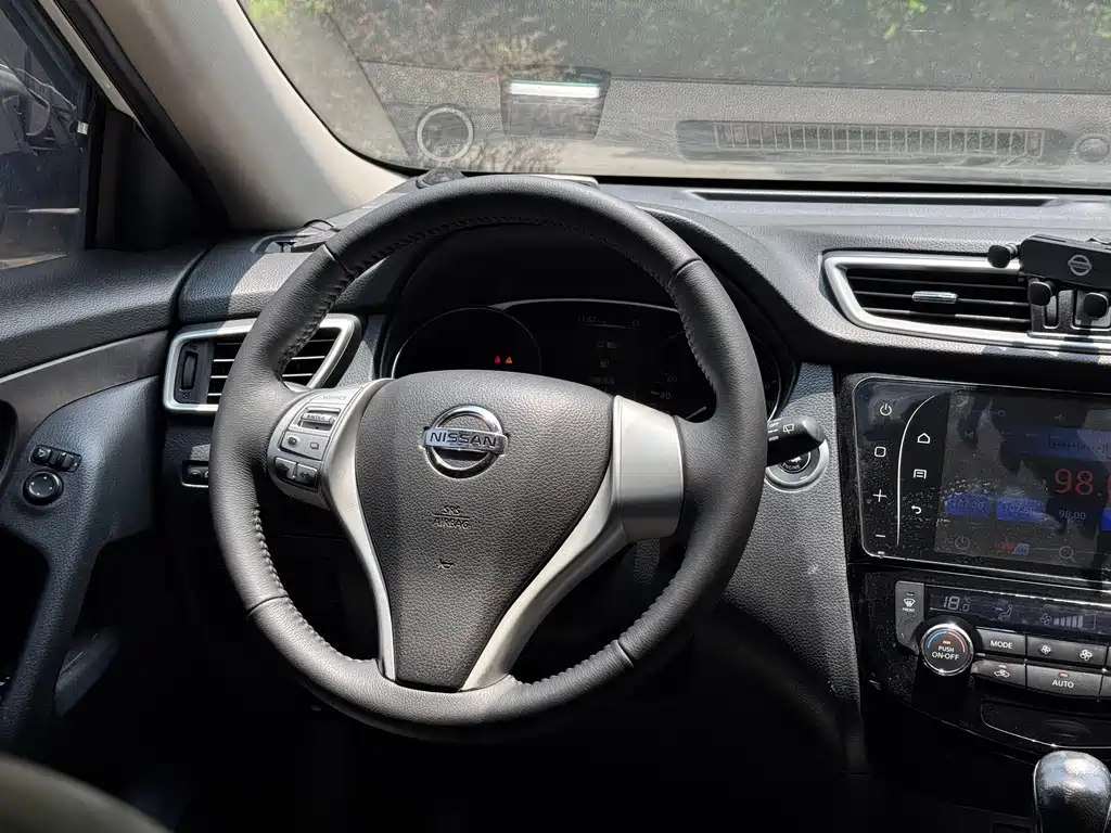 Nissan X-Trail 2015 — фото 10