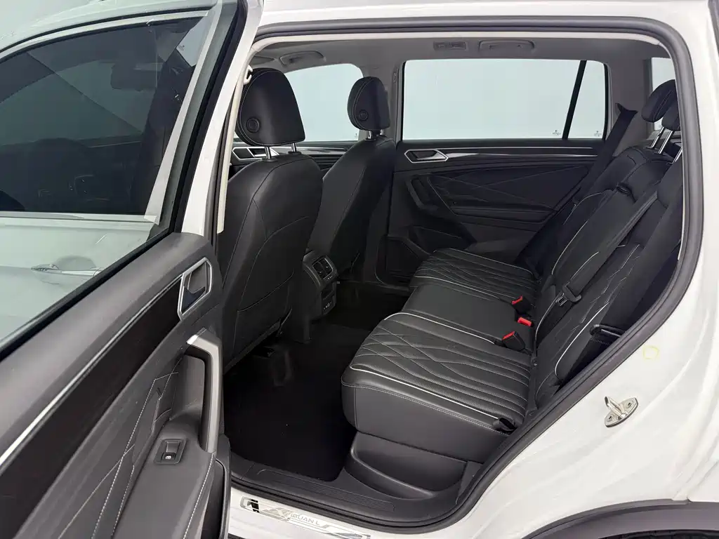 Volkswagen Tiguan L 2022 — фото 15