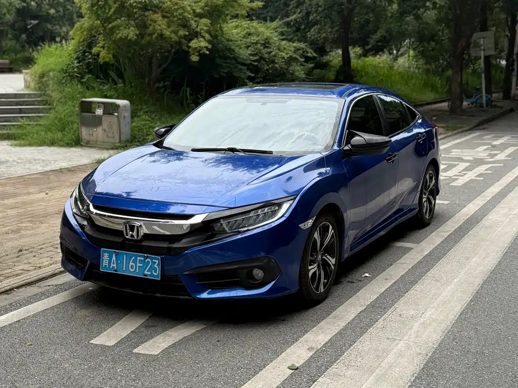 Honda Civic 2019 — фото 1