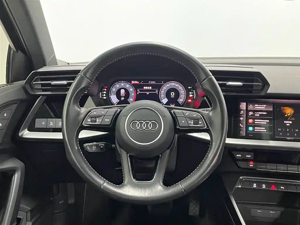 Audi A3 2023 — фото 9