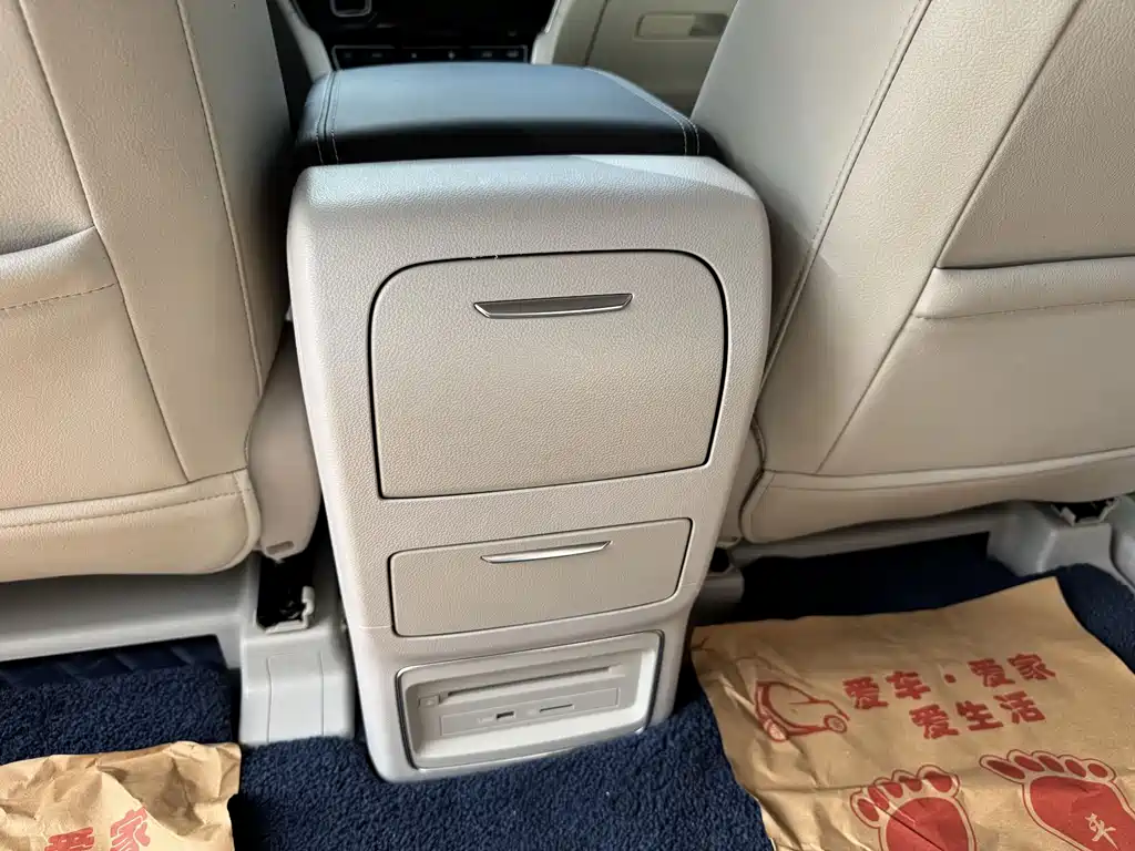 GAC Motor Trumpchi M8 2018 — фото 21