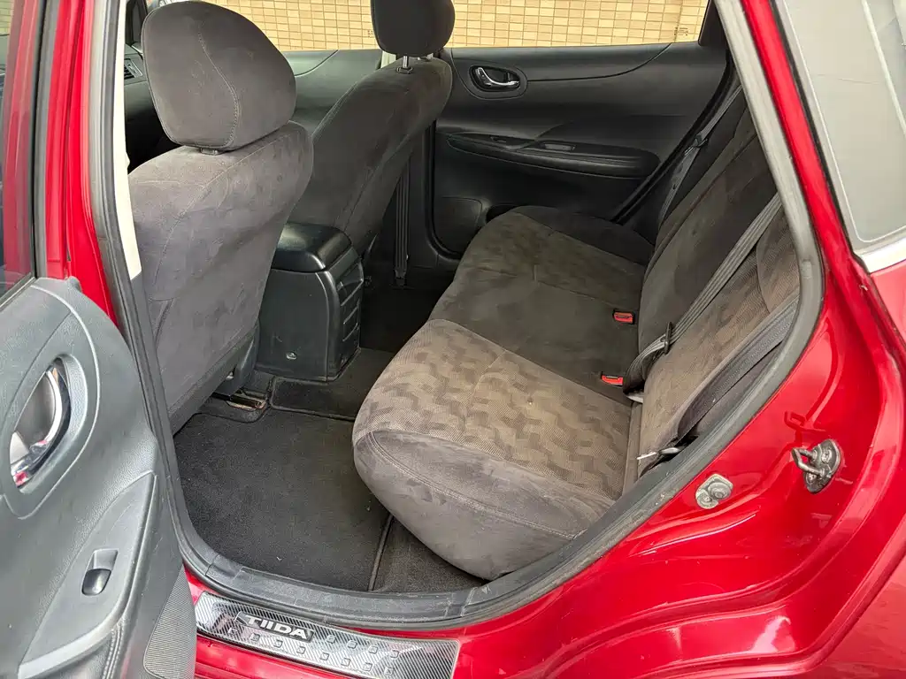 Nissan Tiida 2015 — фото 6