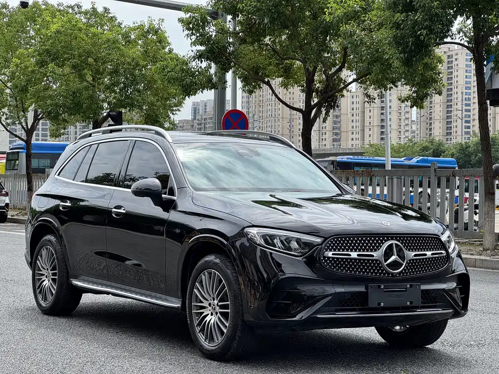 Mercedes-Benz GLC 2025 — фото 1