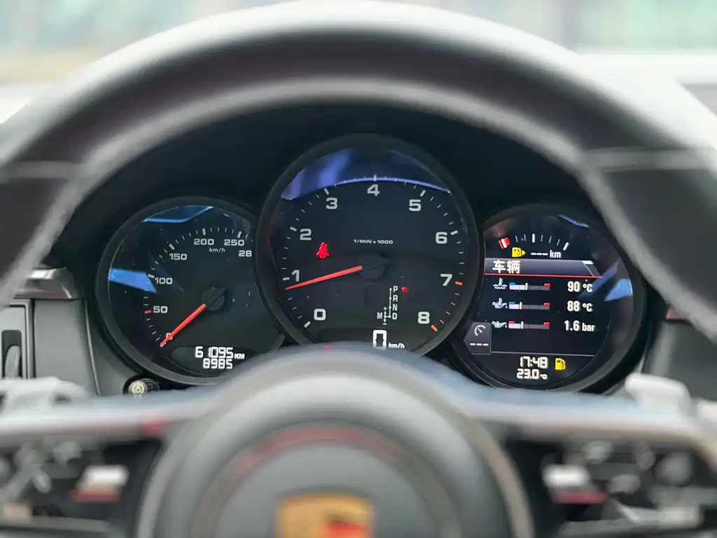 Porsche Macan 2019 — фото 15