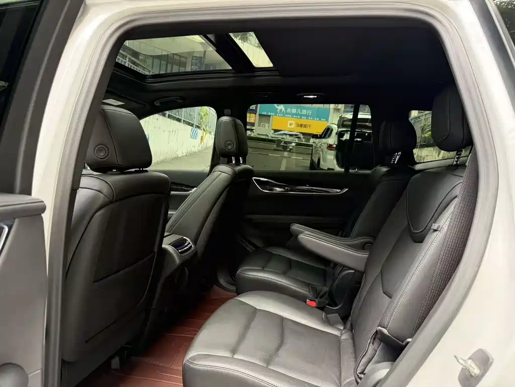 Cadillac XT6 2020 — фото 12