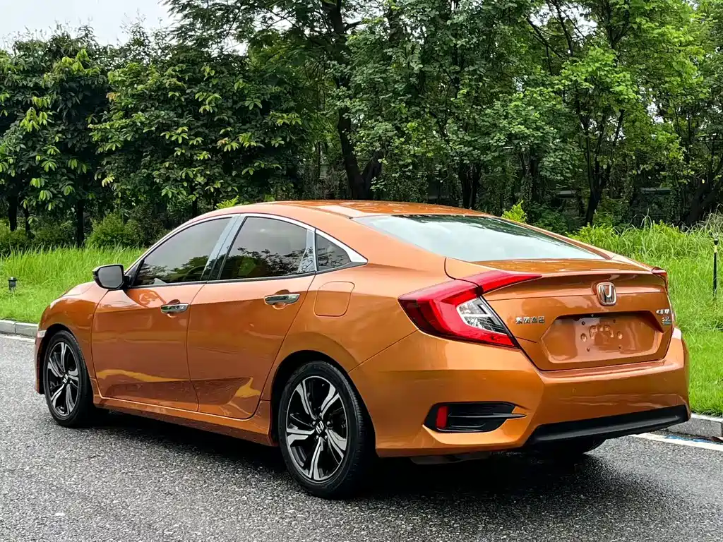 Honda Civic 2017 — фото 8