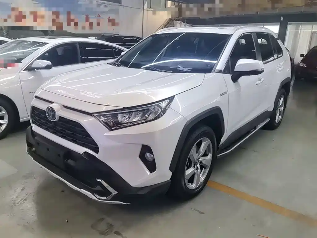 Toyota RAV4 2021 — фото 1