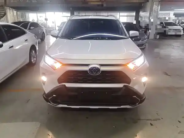 Toyota RAV4 2021