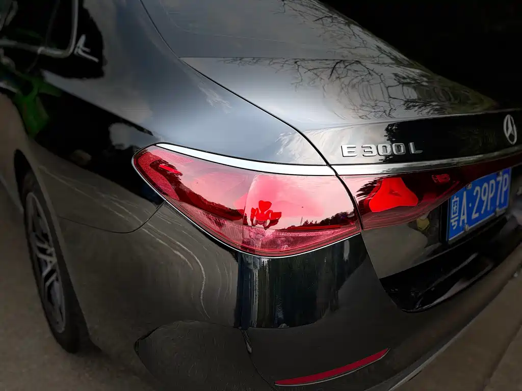 Mercedes-Benz E-Class 2025 — фото 12