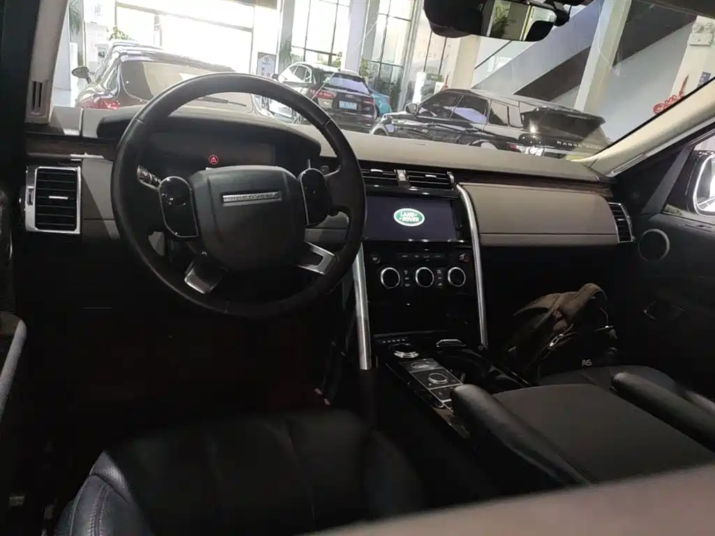 Land Rover Discovery 2019 — фото 10