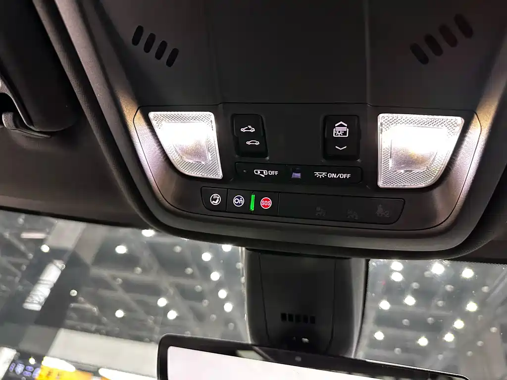 Cadillac XT5 2020 — фото 13