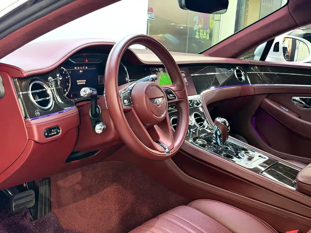 Bentley Continental 2020 — фото 19