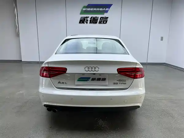 Audi A4L 2015