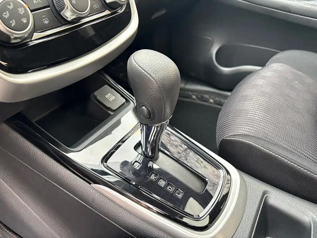Nissan Tiida 2018 — фото 12