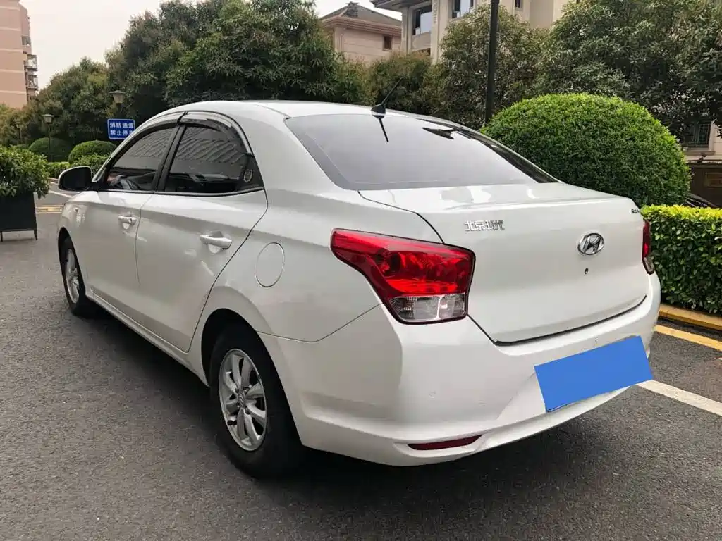 Hyundai Verna 2018 — фото 9
