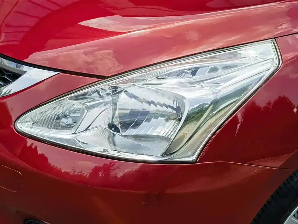 Nissan Tiida 2015 — фото 24