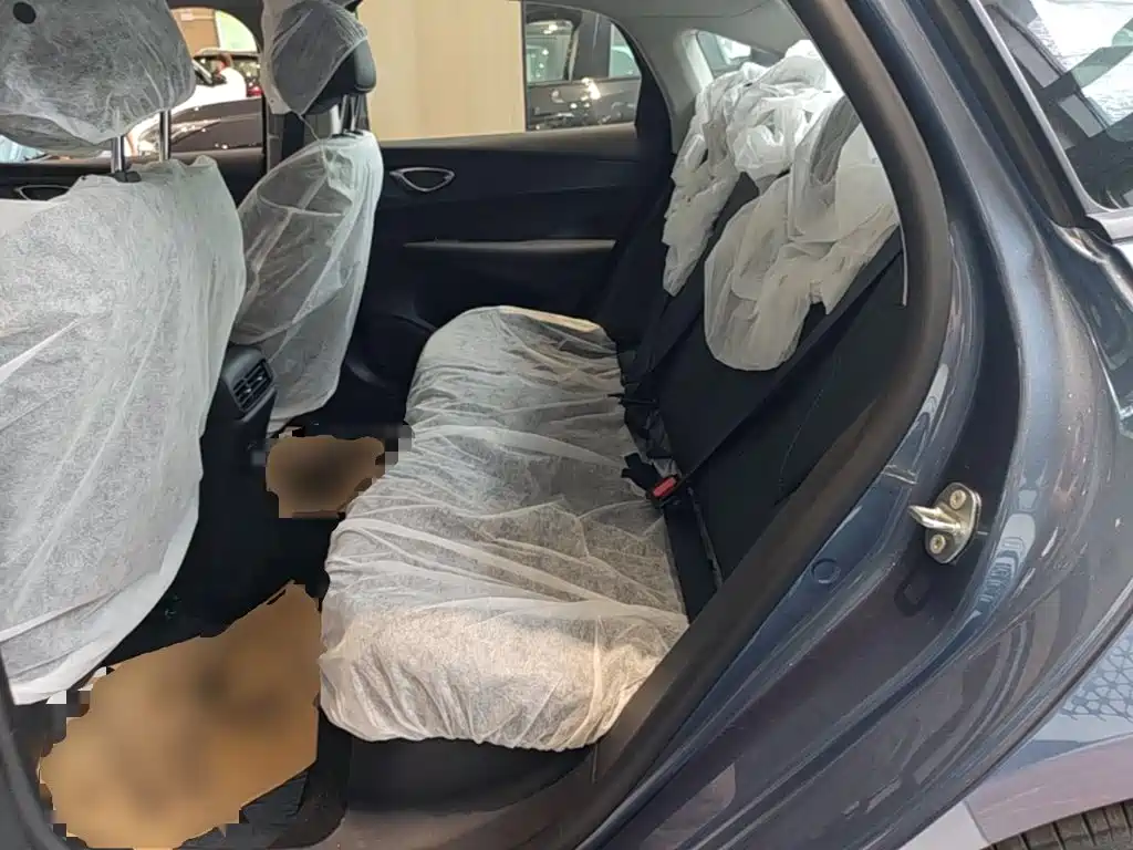 BYD Seal 05 DM-i 2026 — фото 17