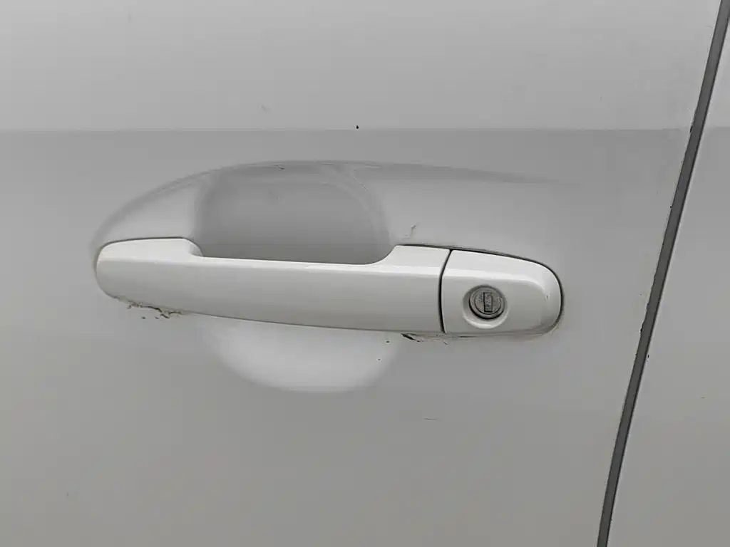 Toyota Yaris L 2019 — фото 18