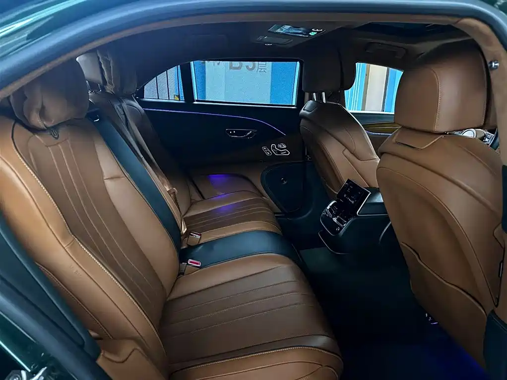 Bentley Flying Spur 2020 — фото 16