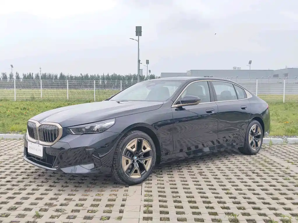 BMW 5 Series — фото 2