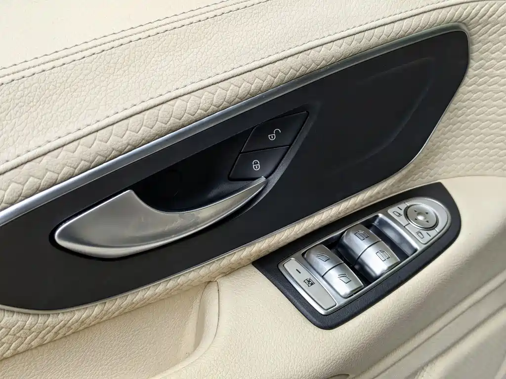 Mercedes-Benz Vito 2022 — фото 18