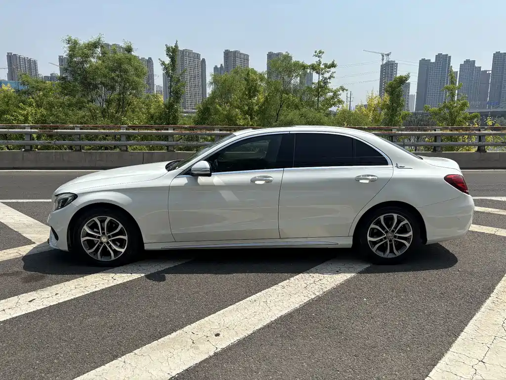Mercedes-Benz C-Class 2016 — фото 11