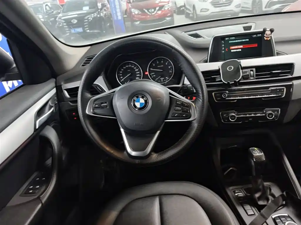 BMW X1 2017 — фото 11