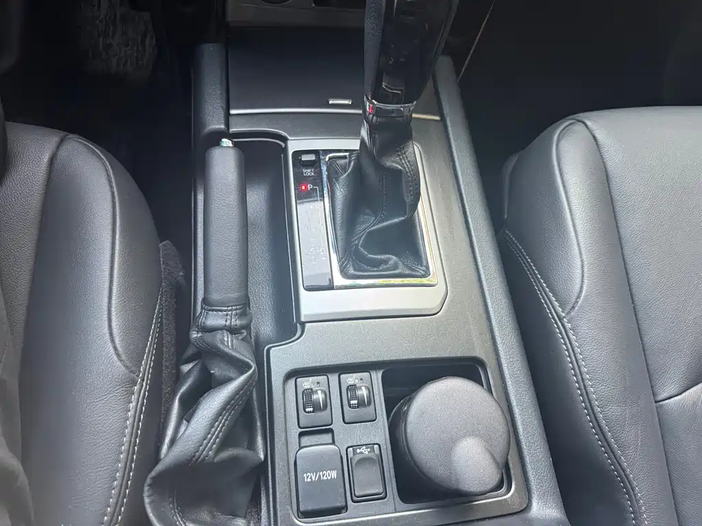 Toyota Prado 2017 — фото 12
