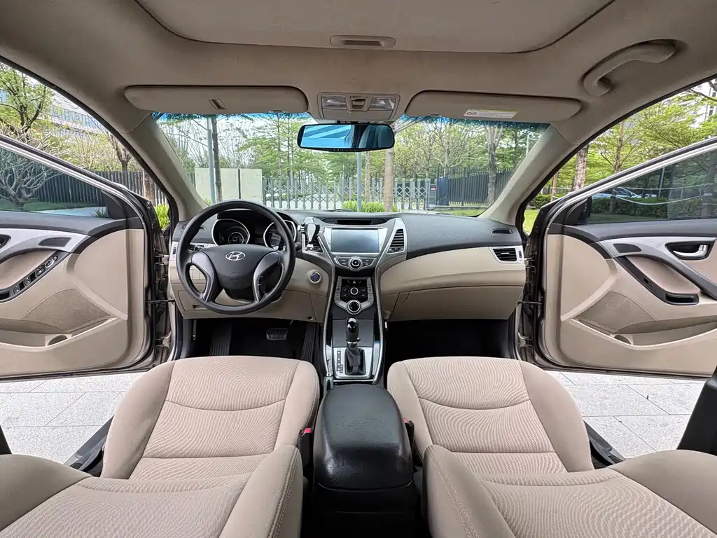 Hyundai Elantra 2016