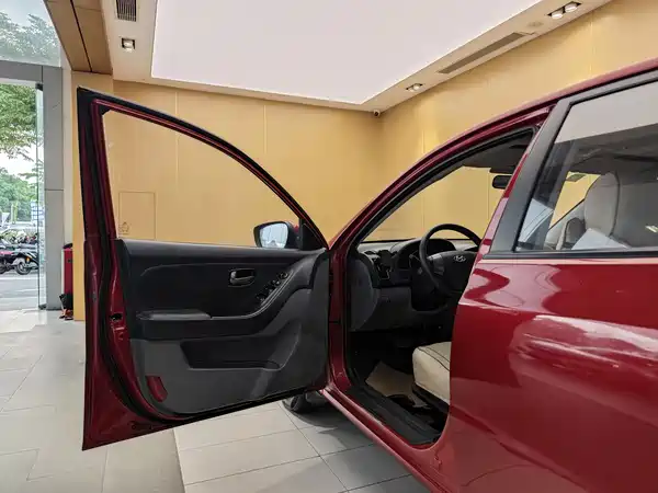 Hyundai Yuedong 2011
