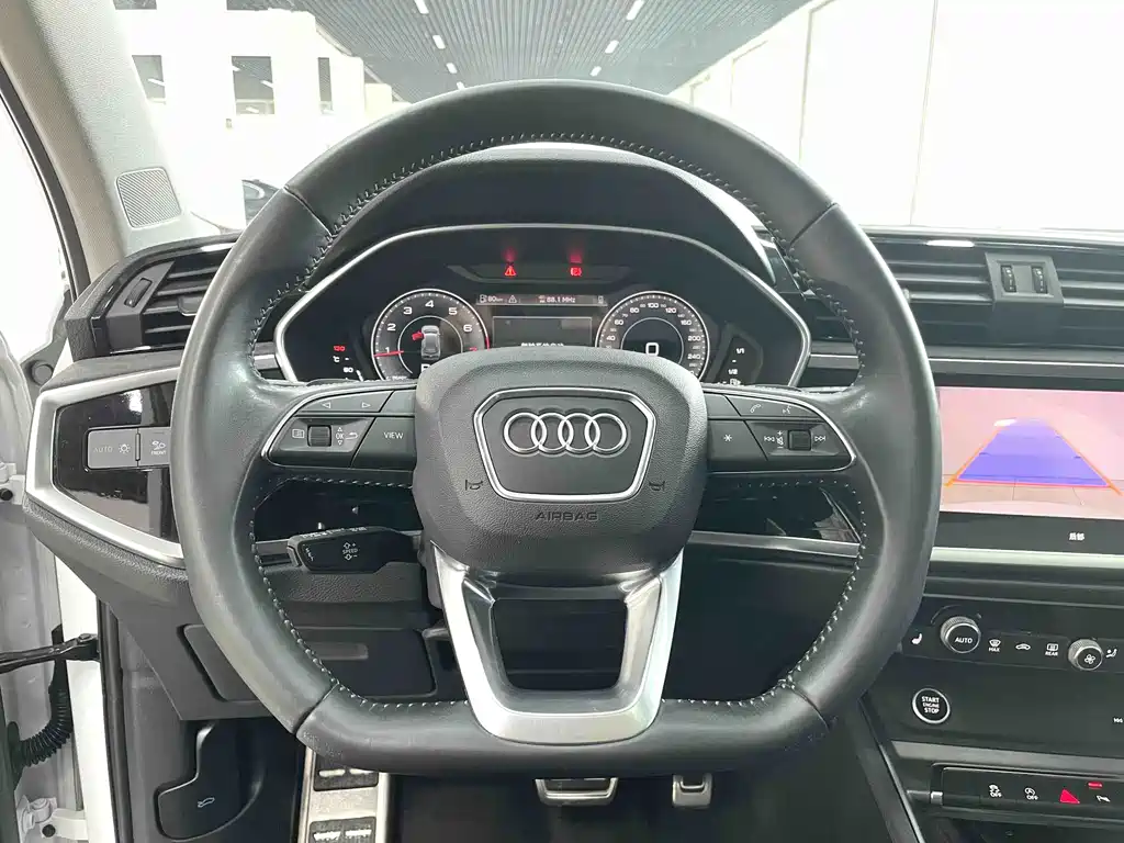 Audi Q3 2022 — фото 8