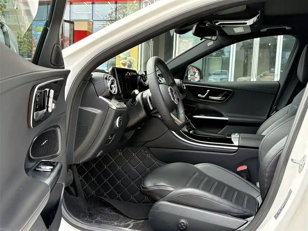 Mercedes-Benz C-Class 2023