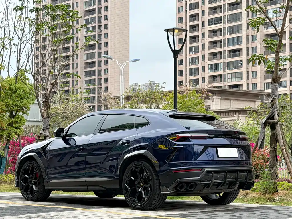 Lamborghini Urus 2020 — фото 2